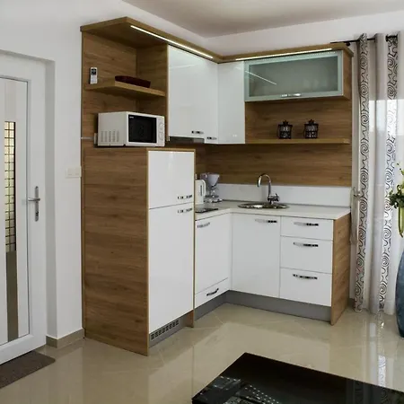 Vista Apartment *